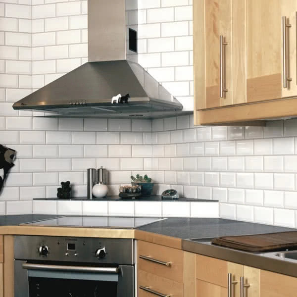 Dekoracje ścienne, tapety, płytki i inne