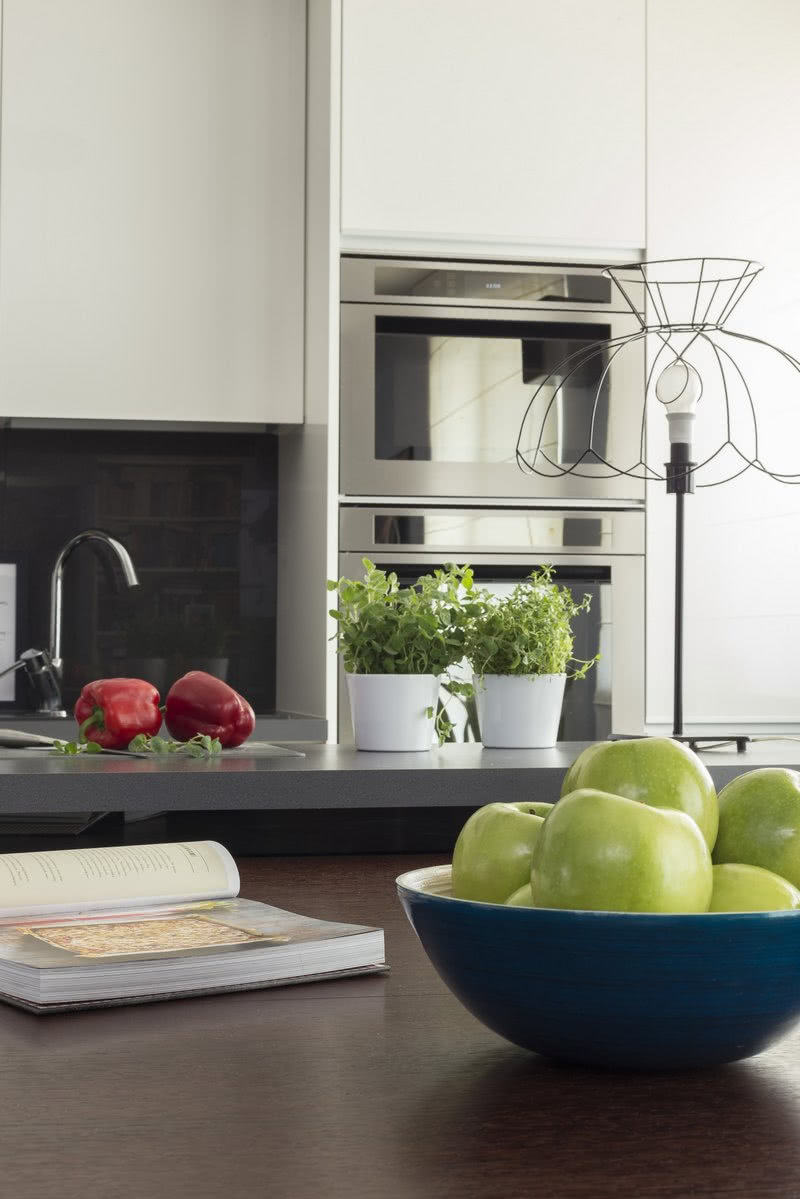 Nieco przewrotną dekoracją salonu i kuchni jest...