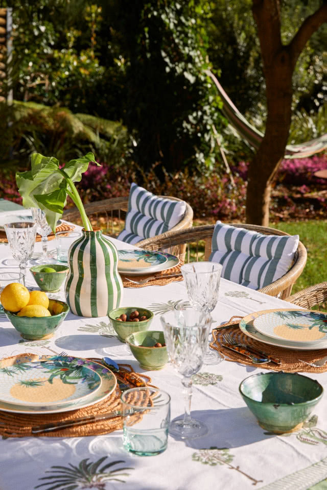 Stół i krzesła ogrodowe