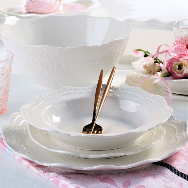 Aranżacja wielkanocnego stołu z porcelaną Villa Italia