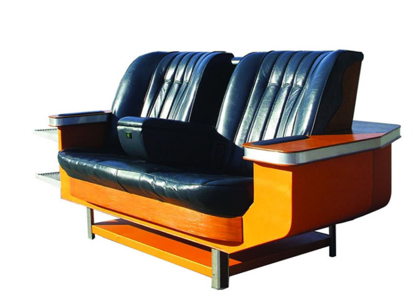 Kanapa ze starej zamrażarki i lodówki, Adrian...