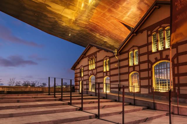 Dawna elektrownia wpisana w budynek Muzeum Kantora w Krakowie