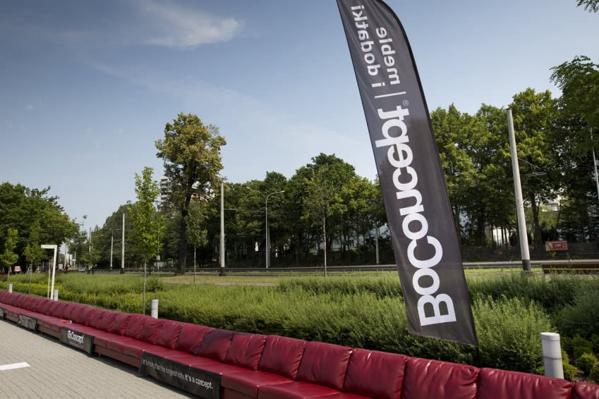 Najdłuższa na świecie sofa ma 65 metrów,...