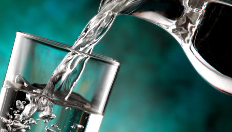 SodaStream - gazowana woda prosto z kranu. Sprawdź, jaki system wybrać!