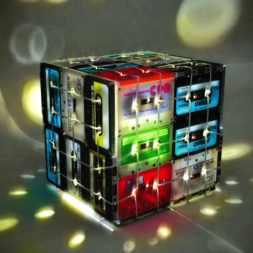 Lampa z kaset magnetofonowych, OOO My Design.