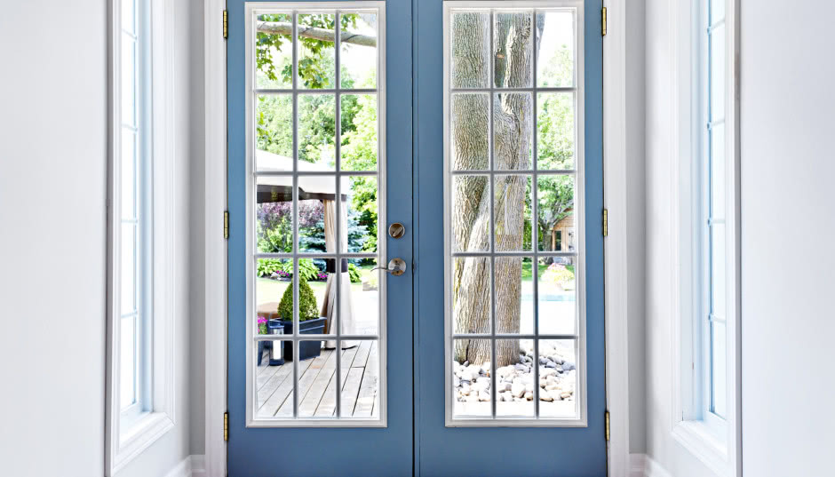 Jak naprawić skrzypiące drzwi w 3 prostych krokach?