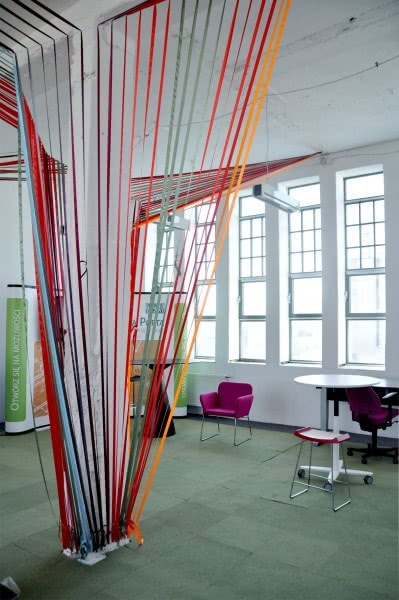 Tasiemkowy design - aranżacja wnętrz festiwalu...