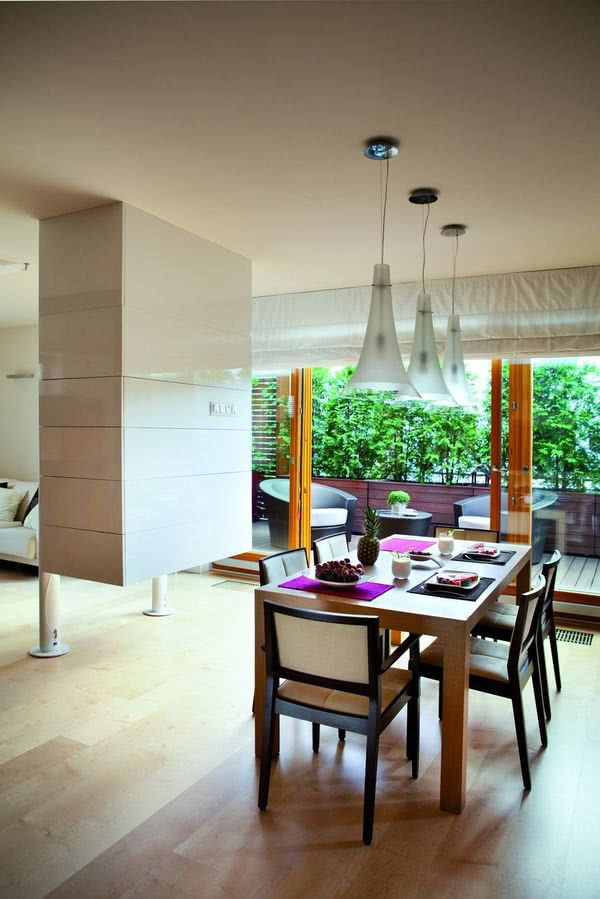 Przy ładnej pogodzie salon, jadalnia, kuchnia i...