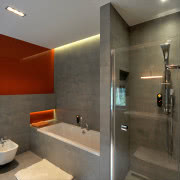 Przestronny pokój nastolatka został podzielony...