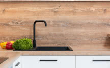 Zlew granitowy czy stalowy – które rozwiązanie lepiej sprawdzi się w codziennym użytkowaniu?