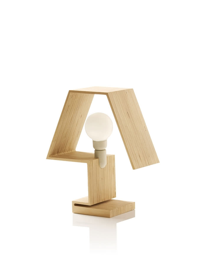 Lampa stojąca NOCNA jest obrysem klasycznej...