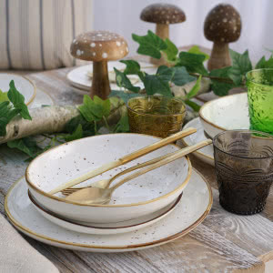 Aranżacja wielkanocnego stołu z porcelaną Villa Italia