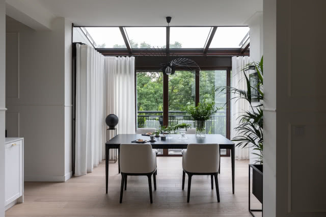 zasłony i rolety w jadalni