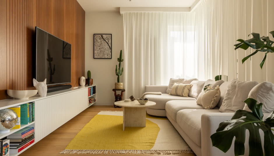 Apartament w dawnej dzielnicy przemysłowej. Dominuje w nim orzechowe drewno i vintage dodatki!