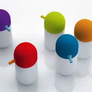 Krzesło Theo zaprojektowane przez Brytyjczyka...