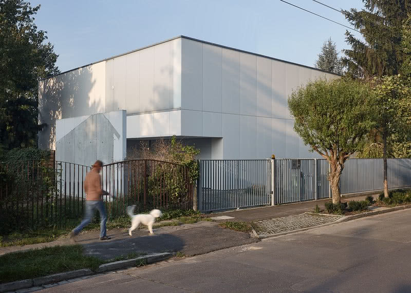 Dom kostka po metamorfozie, widok od ulicy,...