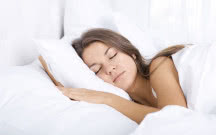 Jak zadbać o zdrowy sen? Wietrzenie sypialni to nie wszystko!