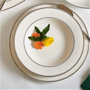 Aranżacja wielkanocnego stołu z porcelaną Villa Italia