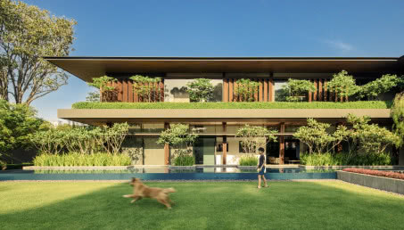 Dom ukryty wśród tropikalnej zieleni! Zobaczcie, jak stworzyć ciche i intymne miejsce w sercu miasta