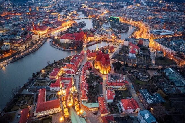 widok na ostrów tumski z lotu ptaka