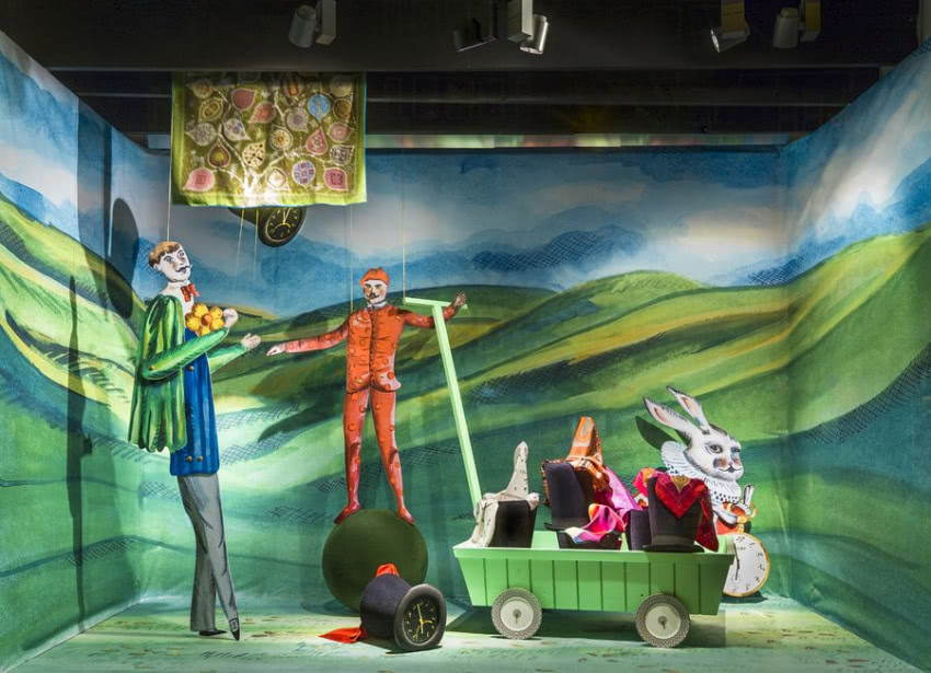 Kiki w Krainie Czarów. Magiczne witryny...