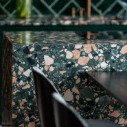 113-metrowy szeregowiec w Gdyni. Ma dwie garderoby i łazienkę z sauną!