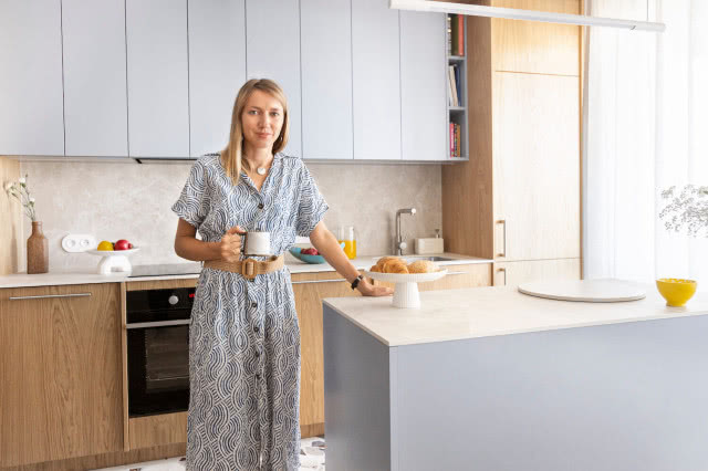 architektka w swoim mieszkaniu