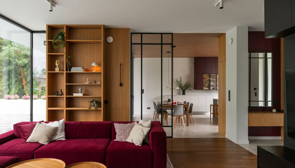 Viva Magenta! Wizyta w domu pełnym życia pod Warszawą