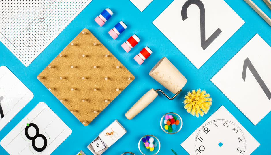 Tablica manipulacyjna do pokoju dziecka