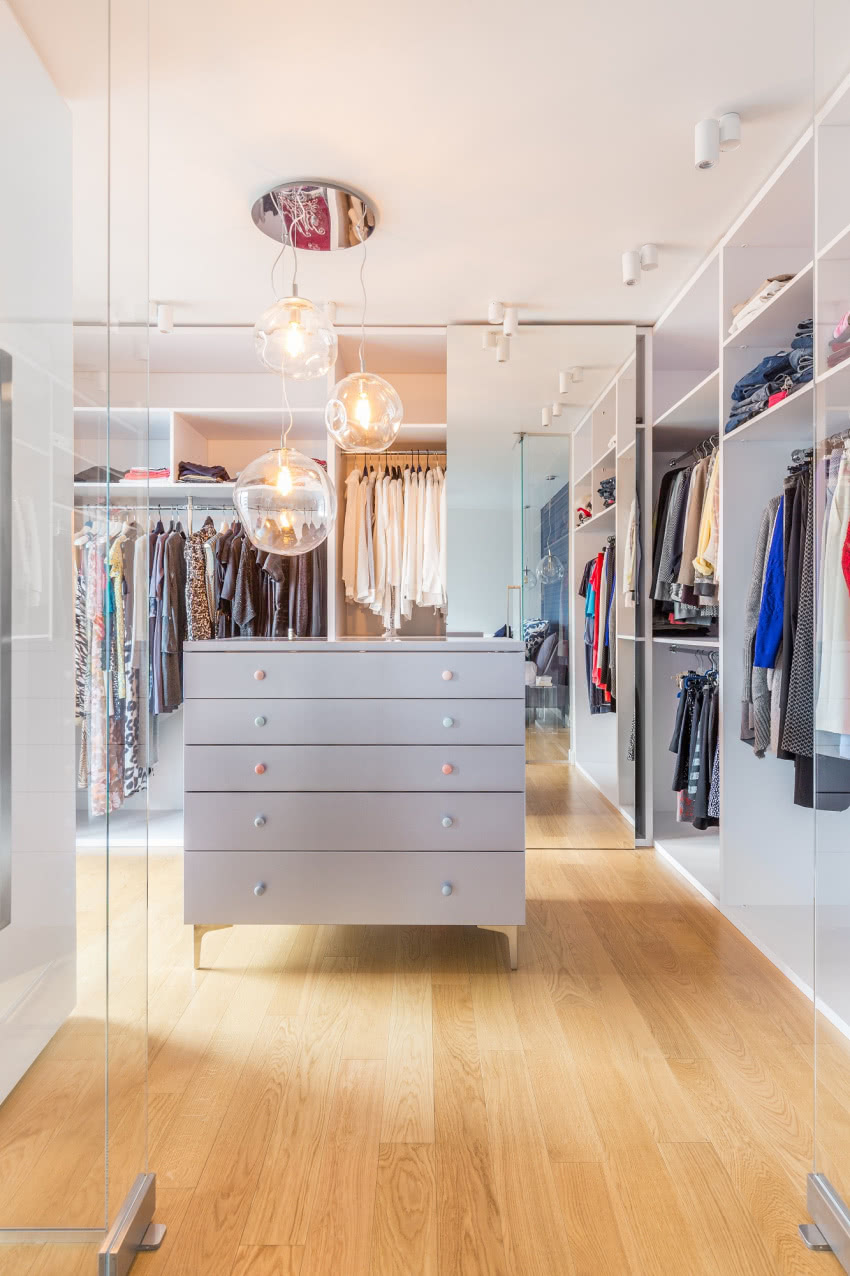 Drzwi z lustrem, fot. DECOROOM