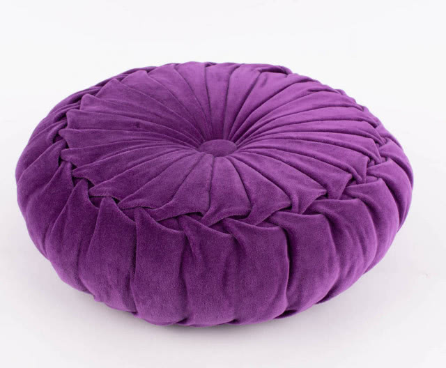 poduszka w kolorze fioletowym