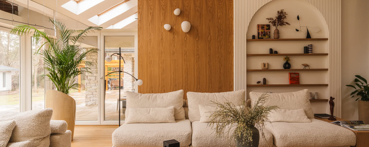 Słoneczny dom w kamieniu i drewnie. Ma aż 500 metrów kwadratowych!