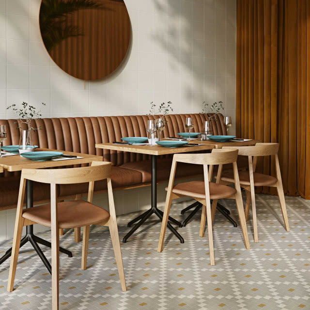 restauracja gorseciki na podłodze