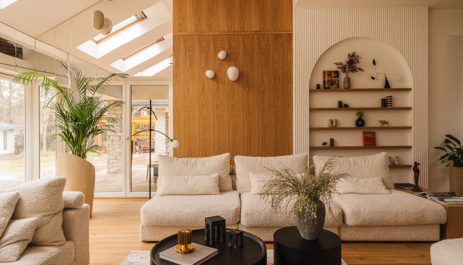 Słoneczny dom w kamieniu i drewnie. Ma aż 500 metrów kwadratowych!