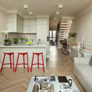 Wnętrza w apartamentowcu Woronicza Qbik projektu...