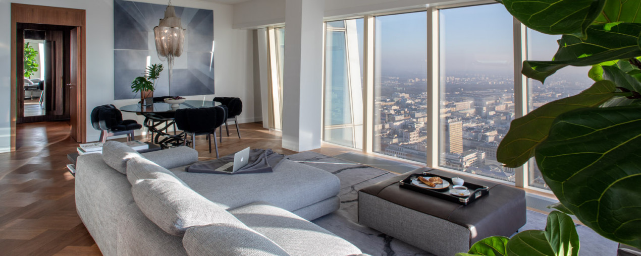 Wielkomiejskie życie w warszawskim wieżowcu