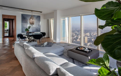 Wielkomiejskie życie w warszawskim wieżowcu