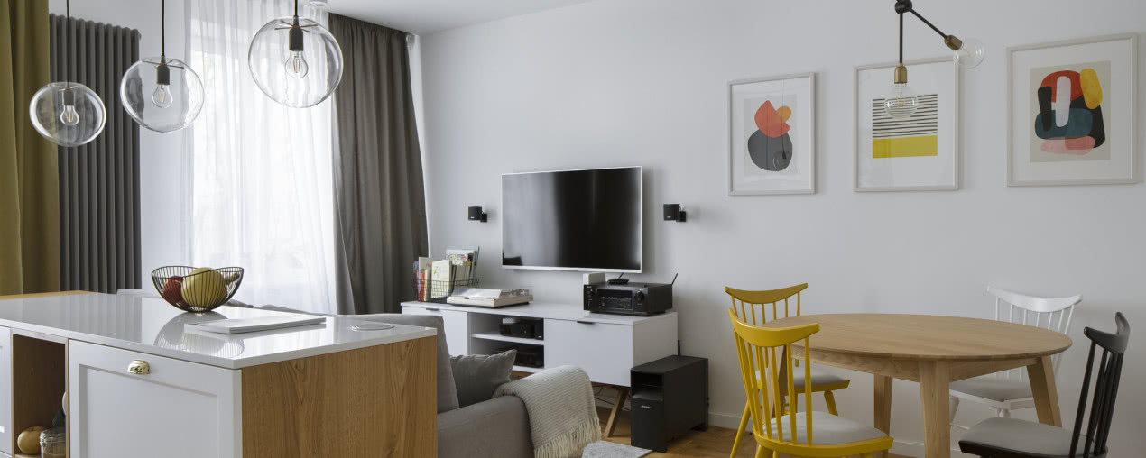 Drugie życie warszawskiej kamienicy: apartament z kroplą słońca