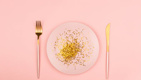 Obiadowy savoir vivre - jak prawidłowo ułożyć sztućce?