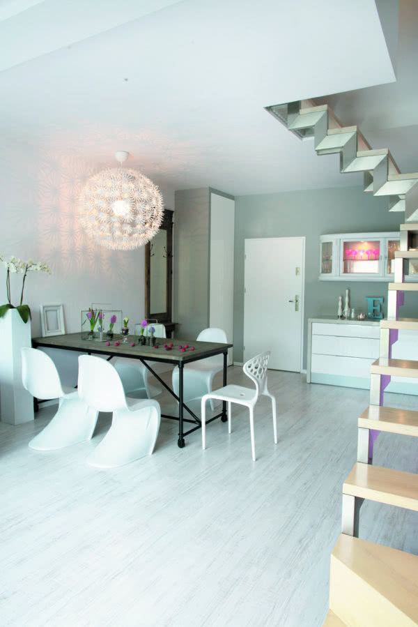 Stół na stalowej ramie (Sia Home) wprowadza do...