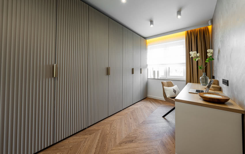 Gabinet jest prosty, ale wyrafinowany, a...