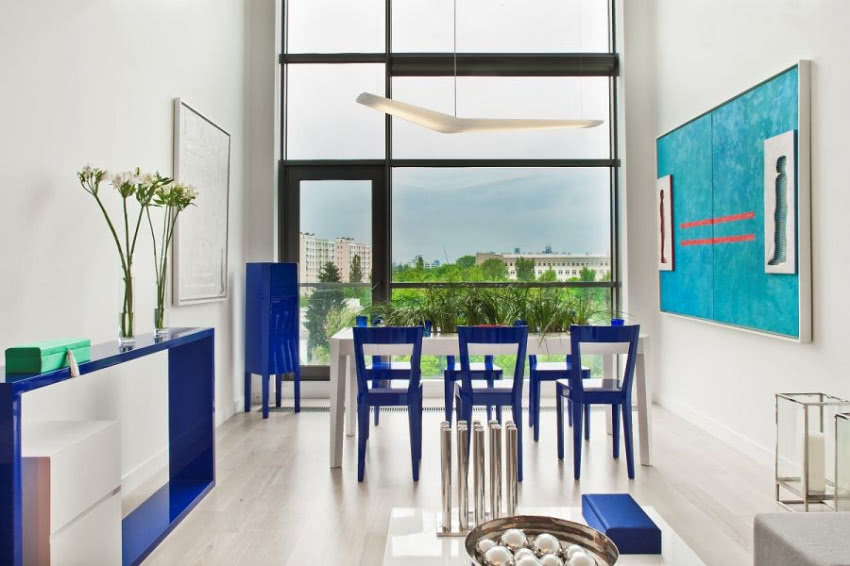 Jadalni w lofcie Oslo projektu Macieja Zienia...