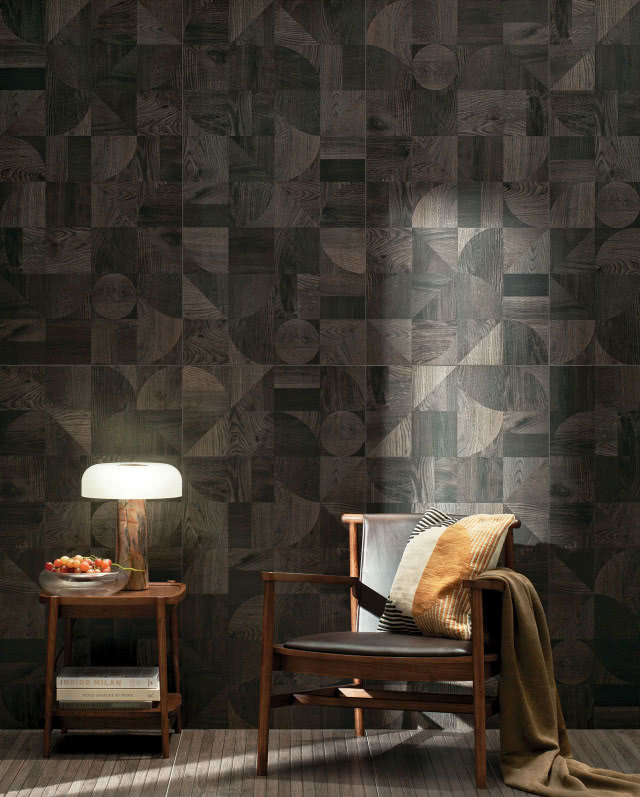 Dekoracyjna ściana Echo Wood Brown z geometrycznym wzorem drewna w eleganckim, ciemnym odcieniu