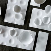 Krzesło Theo zaprojektowane przez Brytyjczyka...