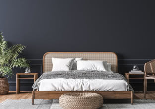 Dekoracja ściany za łóżkiem w sypialni. 9 pomysłów na aranżacje