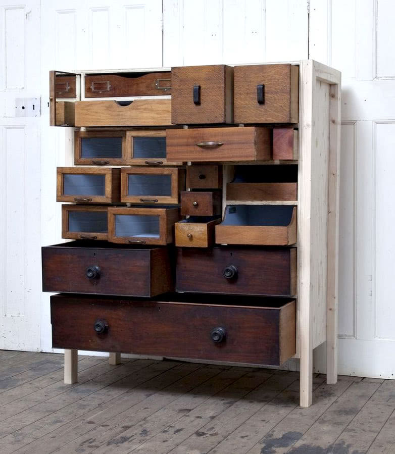 Komoda Tejo Remy trafiła do wielu szacownych...