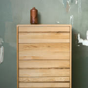 Porost pobrany z lasu i osadzony w dębowej...