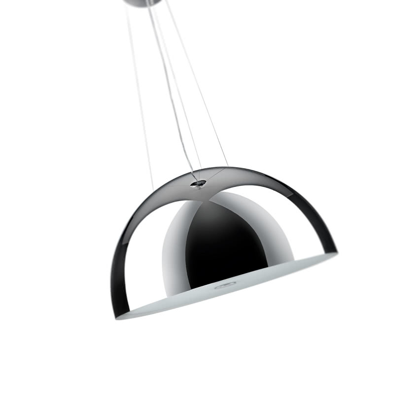 Prosta, stalowa lampa to wnętrzarski klasyk....