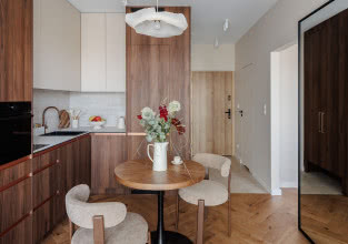 Mieszkanie w estetyce mid-century modern. Gdy design spotyka się z codziennym komfortem