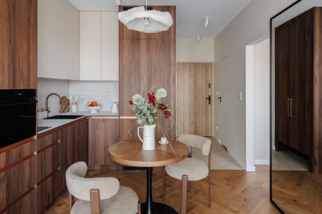 Mieszkanie w estetyce mid-century modern. Gdy design spotyka się z codziennym komfortem